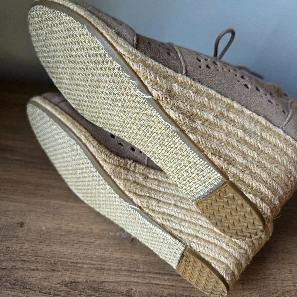 NEW W/O BOX TOMS TAUPE EXPADRILLE WEDGE LEATHER UPPER BOOTIES SIZE 9 WMNS